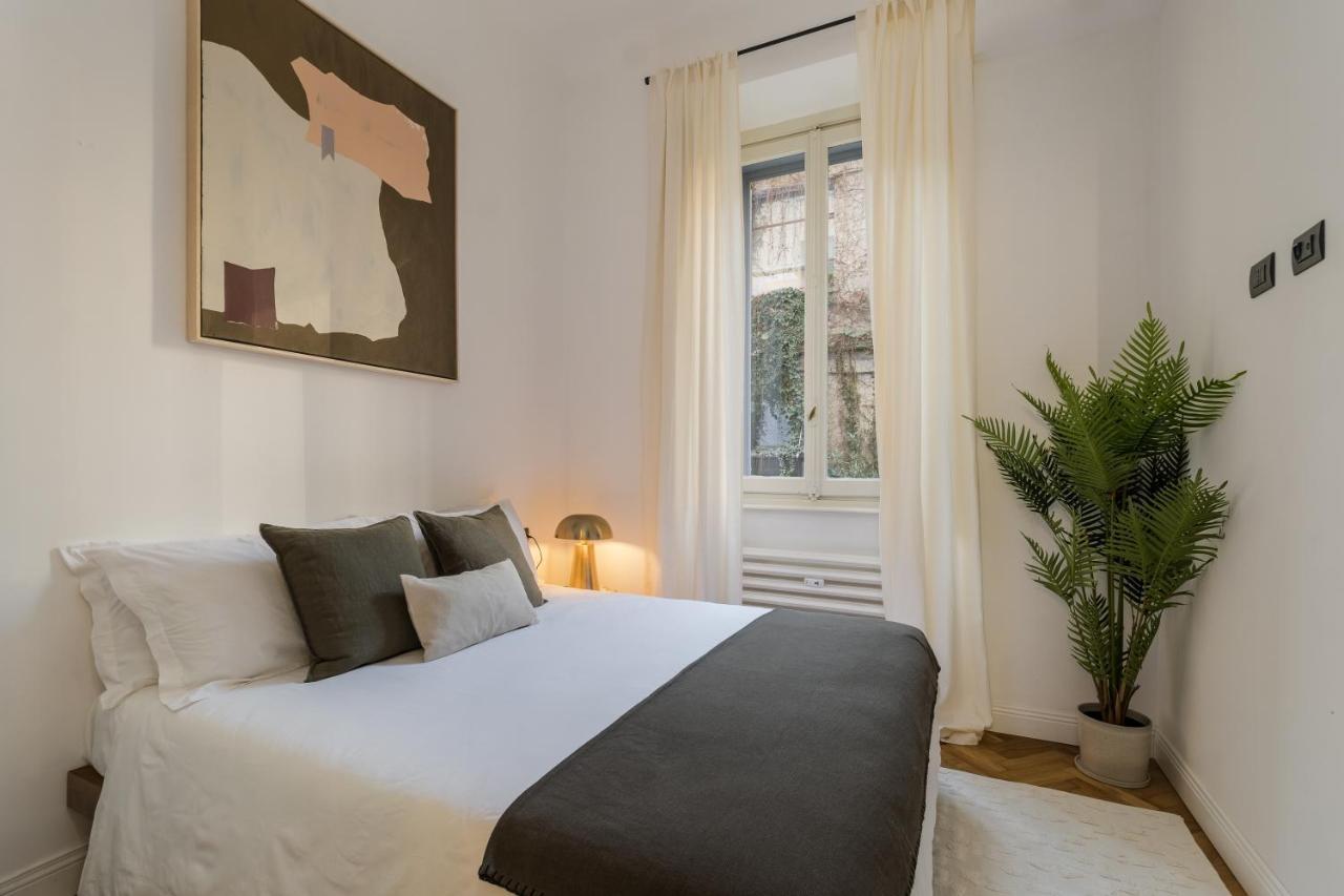 Casa Unica Milano - Elegant Apartment With Balcony - Centrale 1 ภายนอก รูปภาพ