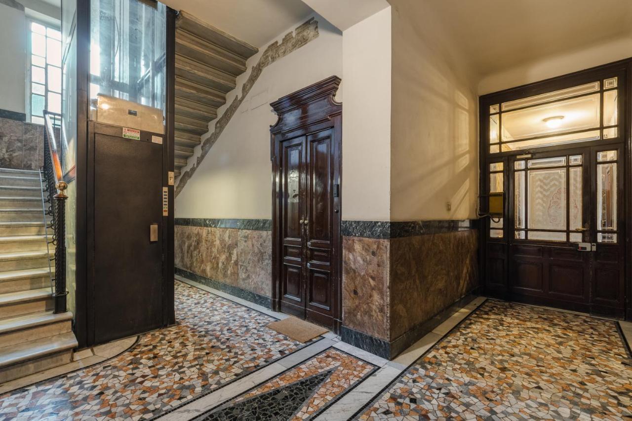 Casa Unica Milano - Elegant Apartment With Balcony - Centrale 1 ภายนอก รูปภาพ